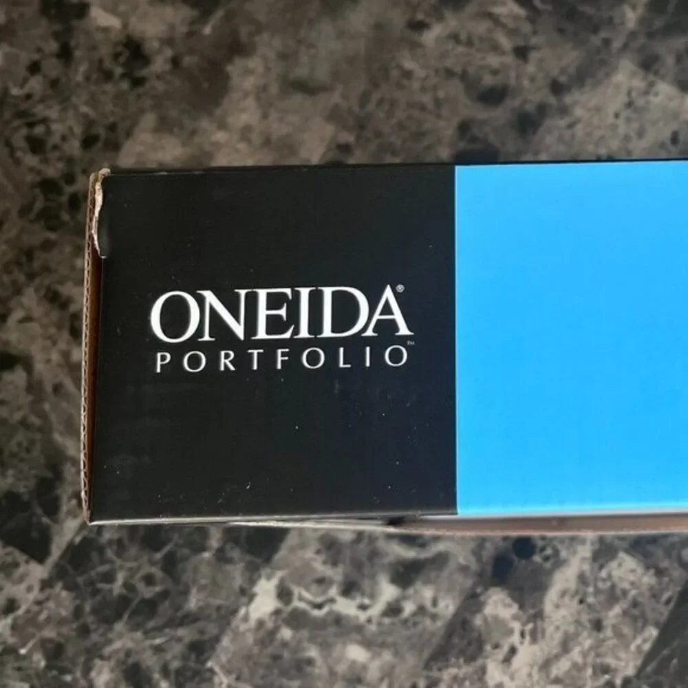 Oneida Casaba 20 Piece Everyday‎ Premium Flatware Set, Service for 4